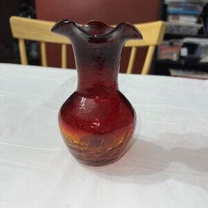 Vintage 5 1/2 In Tall Red And Orange Cracked Glass Case Fluted Edge